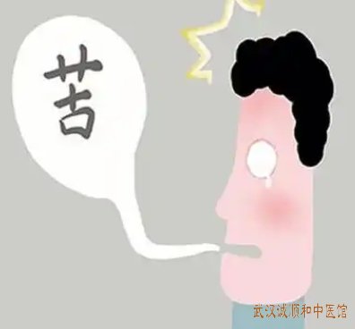 武汉百步亭有个厉害的内科老中医：中年女性发烧热退后反复口苦干困乏失眠是怎么回事？