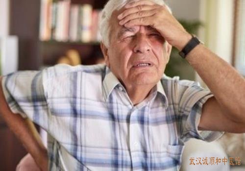 武汉大智路附近看中风偏瘫的老中医:老年人突发口舌歪斜偏身异常口齿不清等中医用什么方法治?