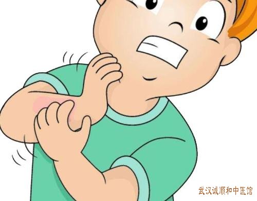 武汉皮肤中医专家哪个好些?四肢伸侧出现半球形鲜红色结节表面粗糙瘙痒剧烈中医怎么调?